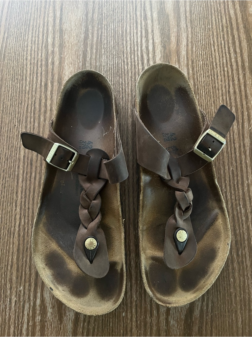 Birkenstock Gizeh Sandals - Brown size 42